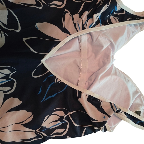 Summer Mae One Piece Swimsuit Blue & White Floral Women size XL - Picture 4 of 9
